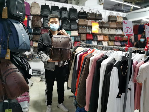 首屆春季外貿絲綢服裝商品購物節璀璨啟幕，日用百貨琳瑯滿目